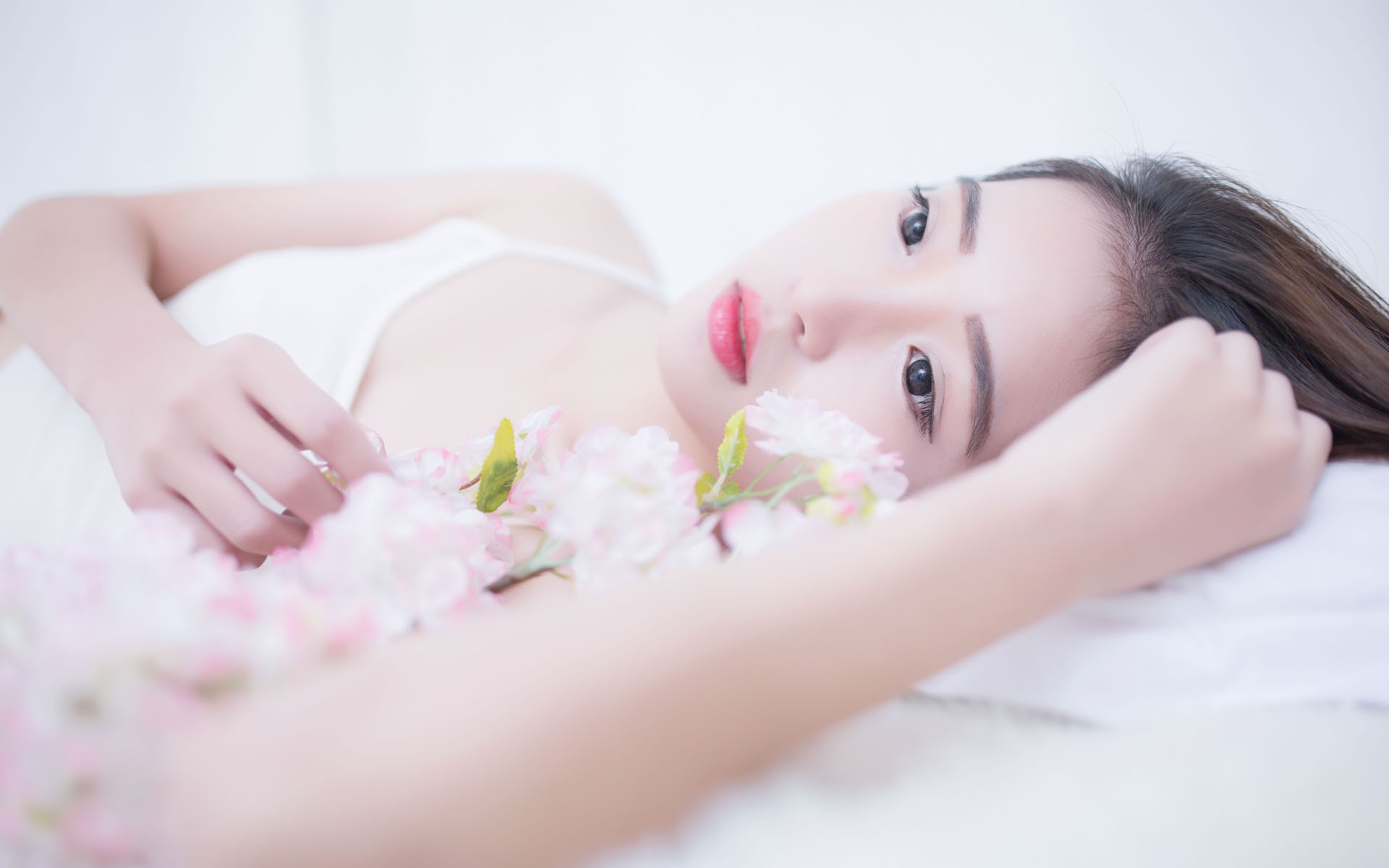 国家移民管理局：上半年全国移民管理机构共签发口岸签证43万证次